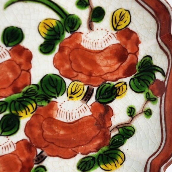 Hand Painted Floral Scalloped Plate Red Green Accents 1657-1667 Old Kutani Style - Picture 4 of 12